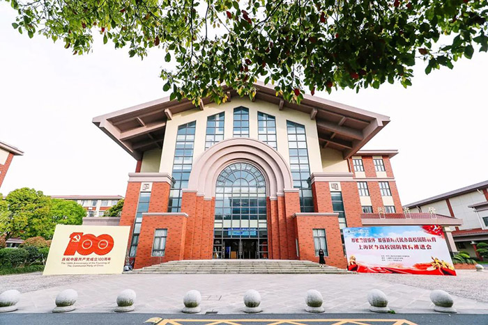 1671522260997344.jpg 2 上海天華英澳美學校,斬獲11枚牛劍面邀1.jpg