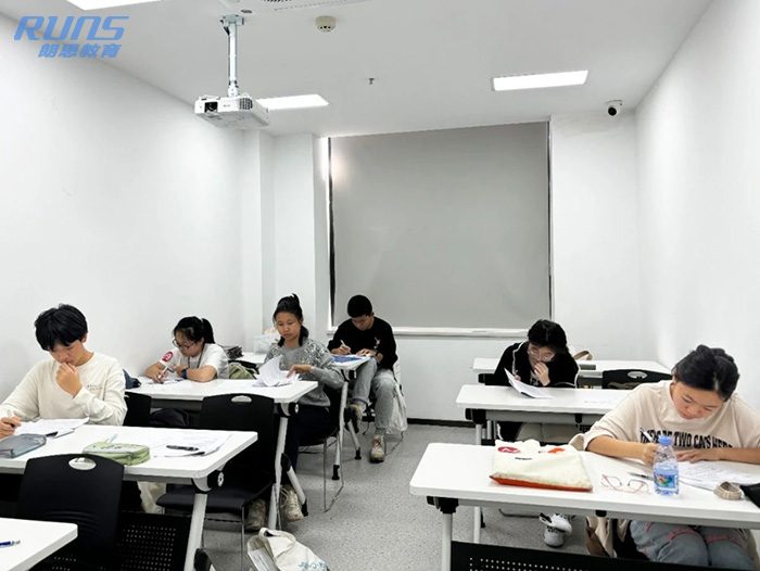 5 杭外劍高2025年招生宣講會(huì)&全真入學(xué)模考圓滿結(jié)束8.jpg