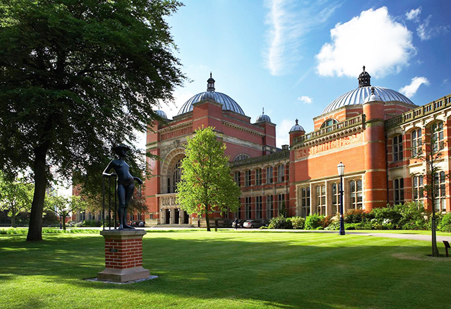 英國部分大學(xué)開放2021年秋季研究生申請